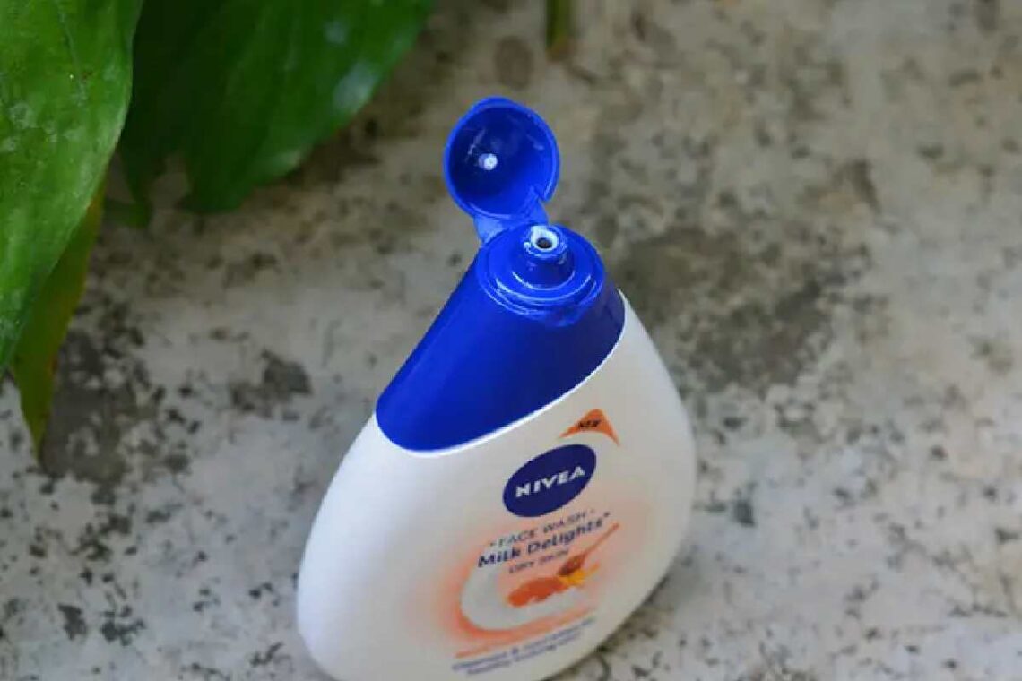 Best Face Wash For Dry Skin Female